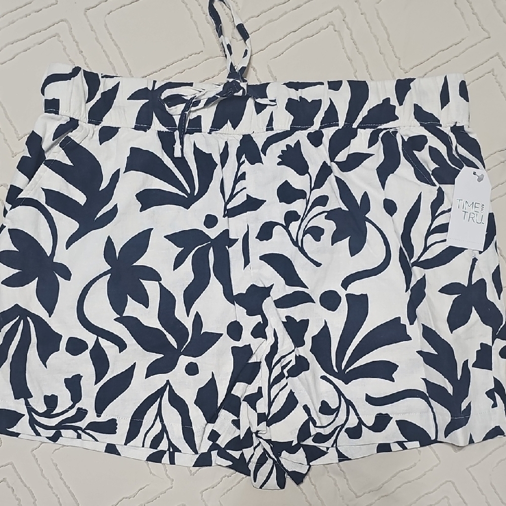 Time and Tru Women's Linen Navy and White Patterned High Waist Shorts Large